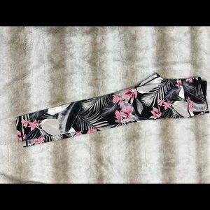 Victoria’s Secret workout leggings tropical flower